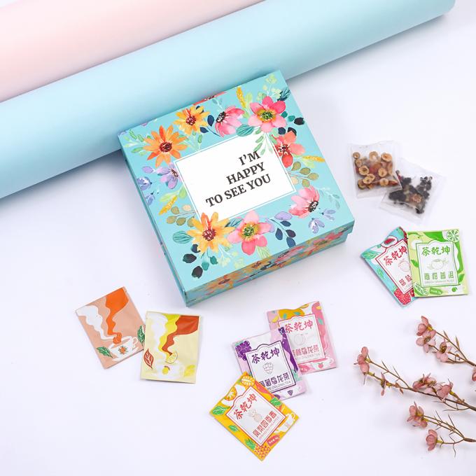 Taille personnalisée acceptée boîte cadeau pliable magnétique avec impression CMYK Pantone 6