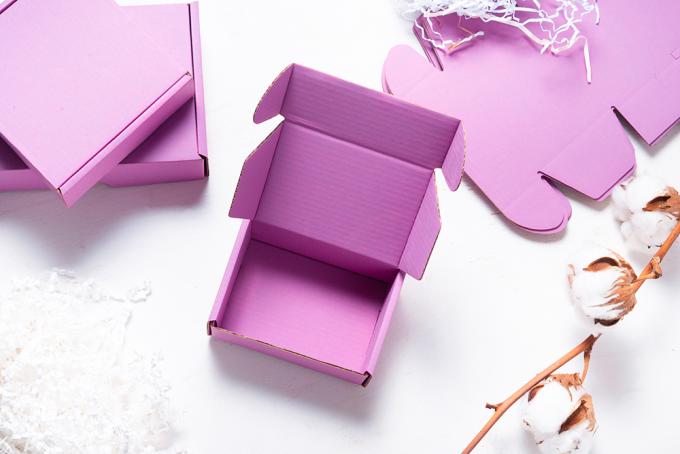 Commande personnalisée Carton kraft pliant emballage cadeau ondulé Boîtes postales 7