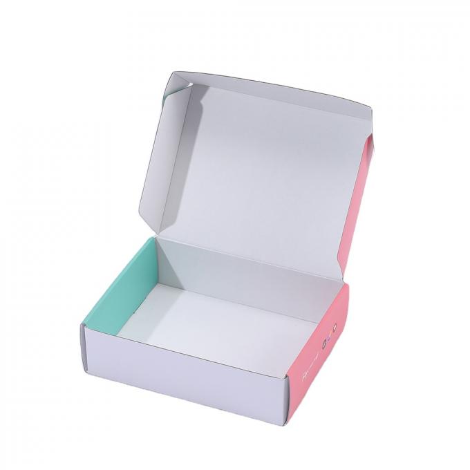 Commande personnalisée Acceptée Impression Boîte cadeau d'emballage blanc Boîte courrier en papier ondulé 11