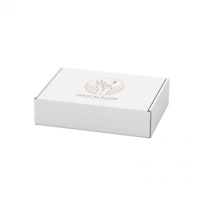 Boîte de courrier en carton ondulé imprimé CMYK pour les cosmétiques de cils personnalisés au logo or 6